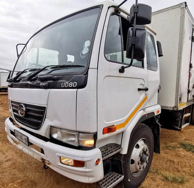Nissan UD 80 Volume Body 4x2 - ST4654