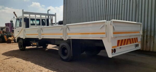 2002 UD 60 Dropside - Image 5