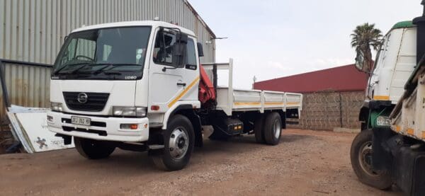 2012 UD 80  Dropside with FASSI F80A Crane
