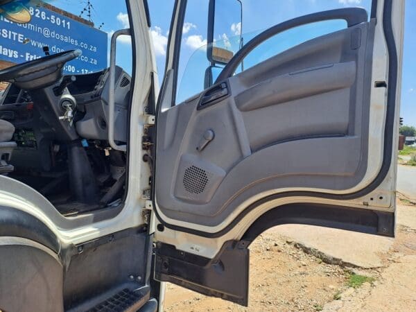 2014 Isuzu FTM 1200 Dropside 6x4 with Palfinger PK15500 crane with top seat - Image 9