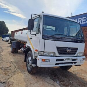 2012 Nissan UD80 8000L Water Tanker