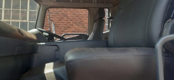 2011 Mitsubishi Fuso FV26:310 Lugger 6x4 - Image 12