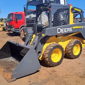 Skidsteer John Deere 318D, 1001 hours