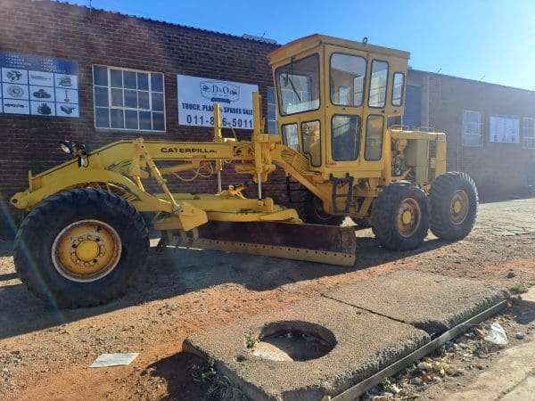 CAT120G grader with scarifier - Image 3