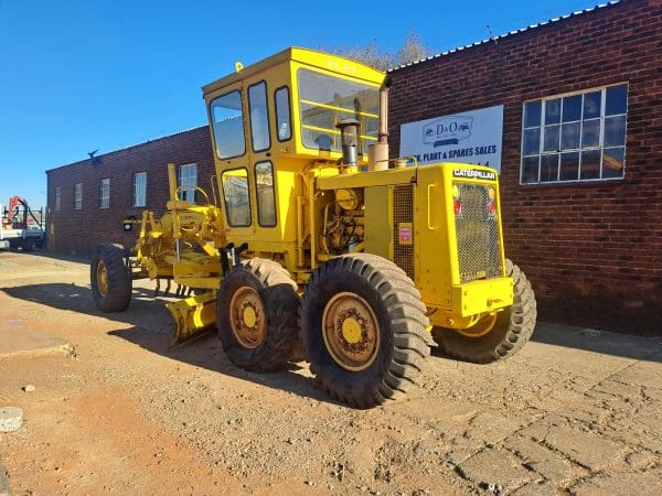 CAT120G grader with scarifier - Image 4