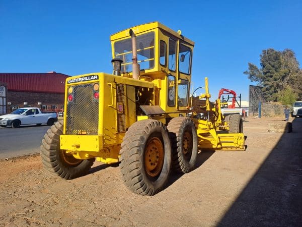 CAT120G grader with scarifier - Image 6