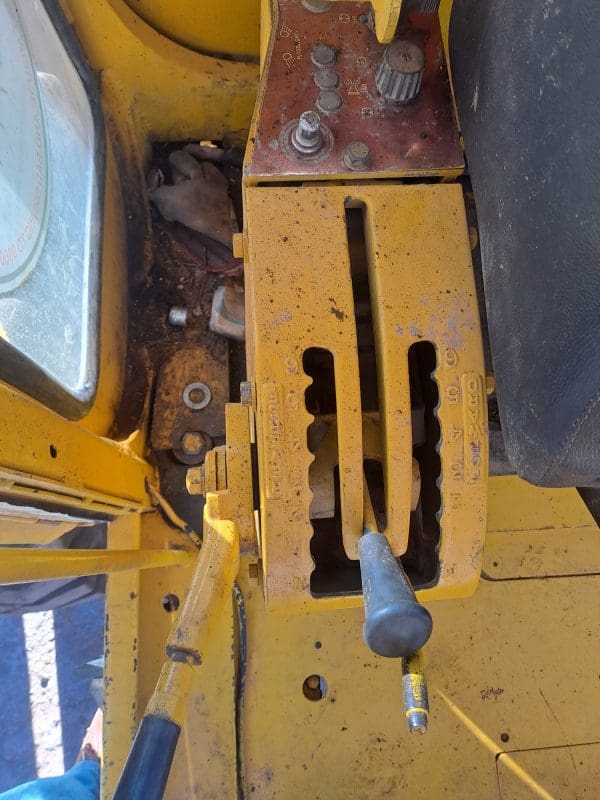 CAT120G grader with scarifier - Image 11