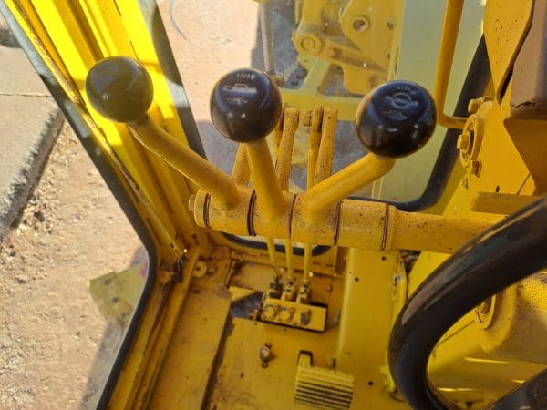 CAT120G grader with scarifier - Image 14