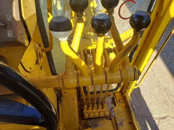 CAT120G grader with scarifier - Image 15
