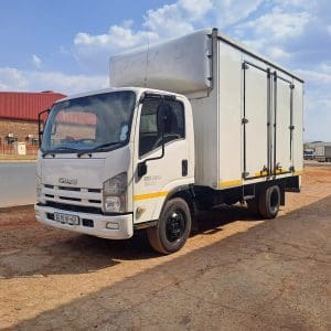 Isuzu NPR300 Smoother Volume Body 4x2