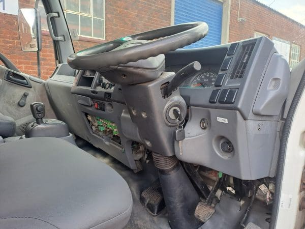 Isuzu NPR300 Smoother Volume Body 4x2 - Image 14