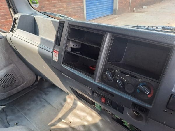 Isuzu NPR300 Smoother Volume Body 4x2 - Image 16