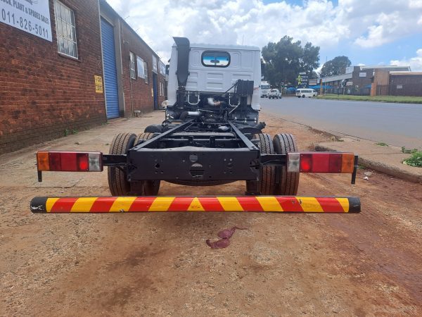 2023 Tata LPT813 EX Chassis Cab 4x2, 420 kms - Image 5