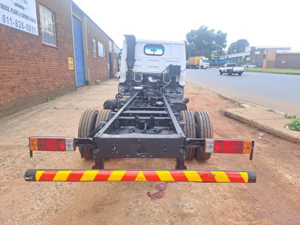 2023 Tata LPT813 EX Chassis Cab 4x2, 420 kms - Image 6