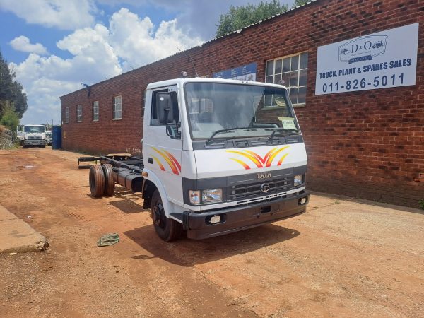 2023 Tata LPT813 EX Chassis Cab 4x2, 420 kms - Image 9