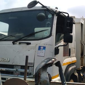 2014 Isuzu FXZ 28:360 Compacter 6x4 stripping for spares - FXZ 28:360, 6 UZ1 Engine, Bogie