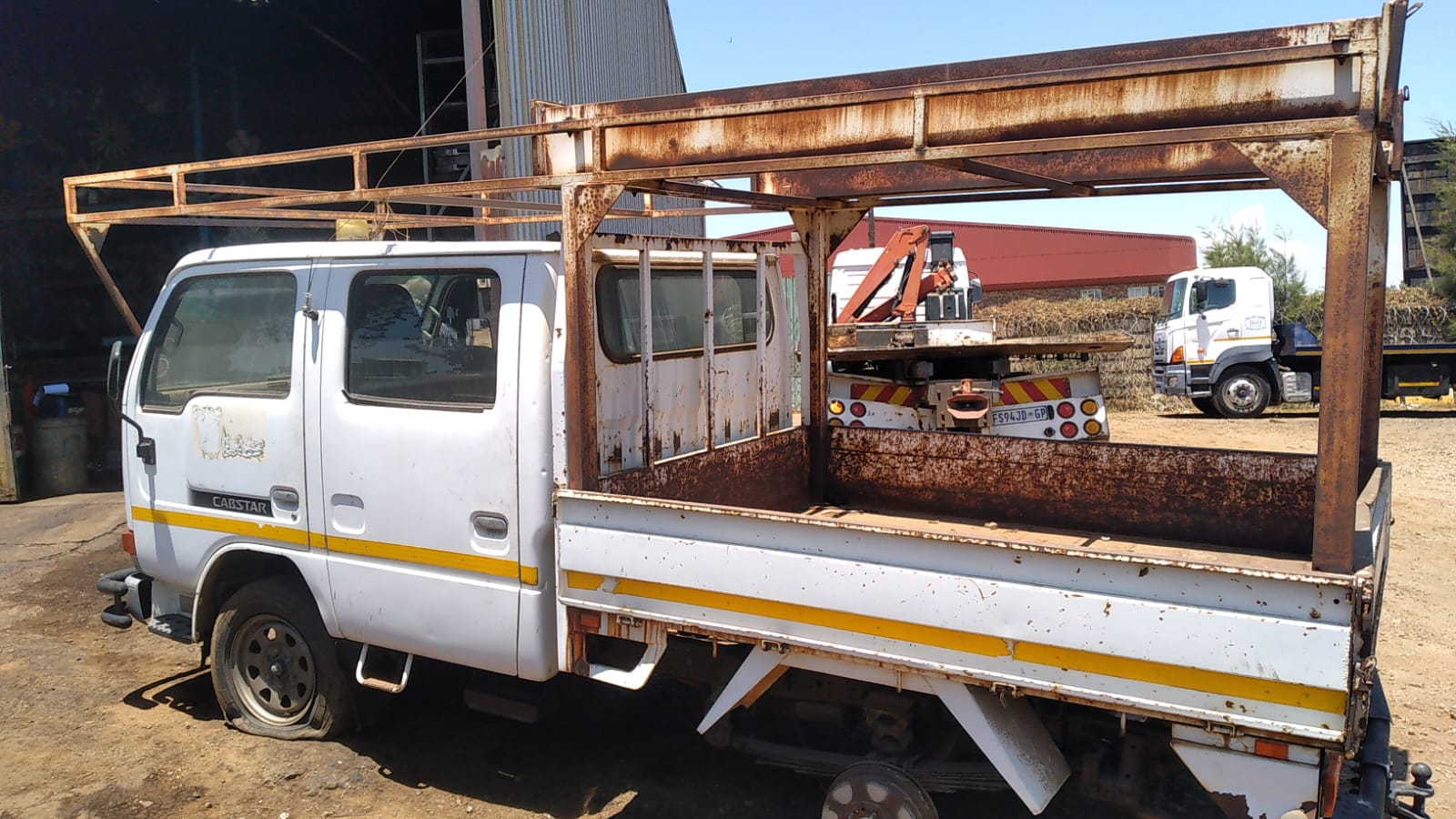 2006 Nissan UD 20 Double Cab Dropside 4x2 stripping for spares. - Image 13