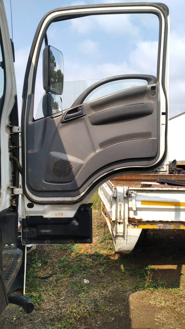 2014 Isuzu FXZ 28:360 Compacter 6x4 stripping for spares - FXZ 28:360, 6 UZ1 Engine, Bogie - Image 5