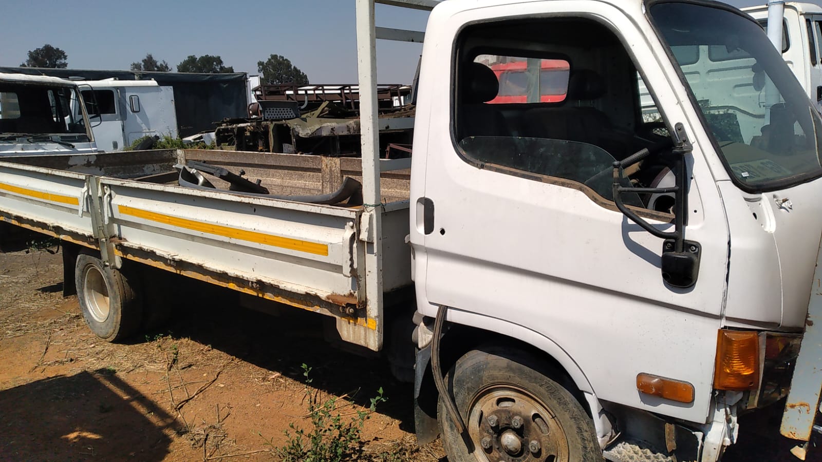 2004 Hyundai HD 72 Dropside 4x2 stripping for stripping - Image 9