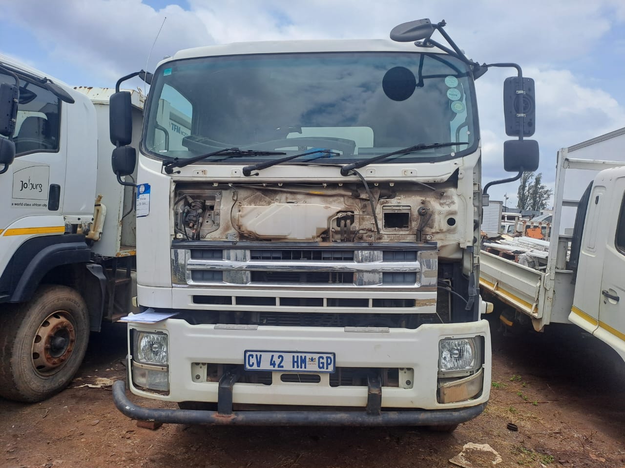 2014 Isuzu FXZ 28:360 Compacter 6x4 stripping for spares - Image 13