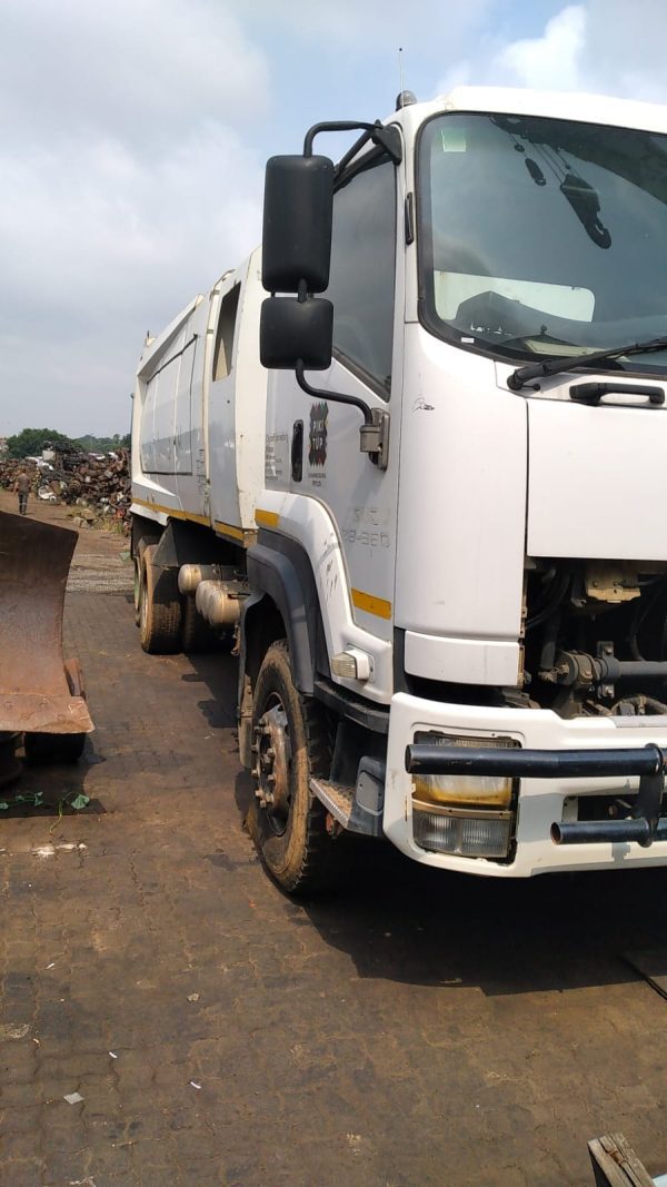 2014 Isuzu FXZ 28:360 Compacter 6x4, non-runner, selling As Is. - Image 16