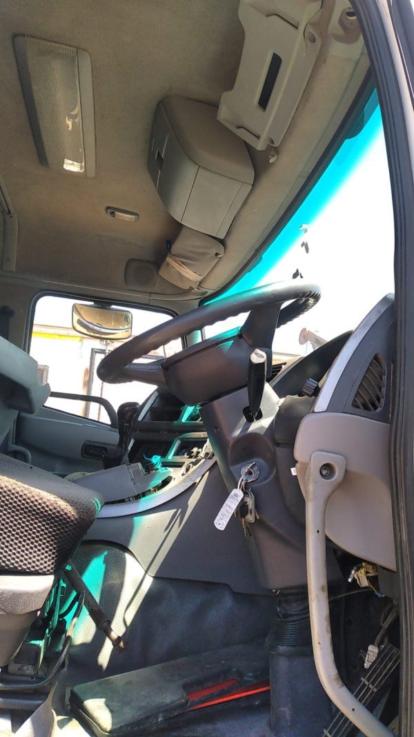 2016 UD Quon GW26:450 Chassis Cab 6x4 - Image 18