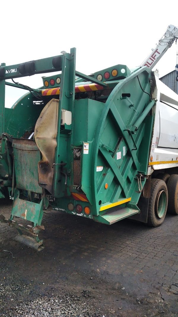 2014 Isuzu FXZ 28:360 Compacter 6x4, non-runner, selling As Is. - Image 17