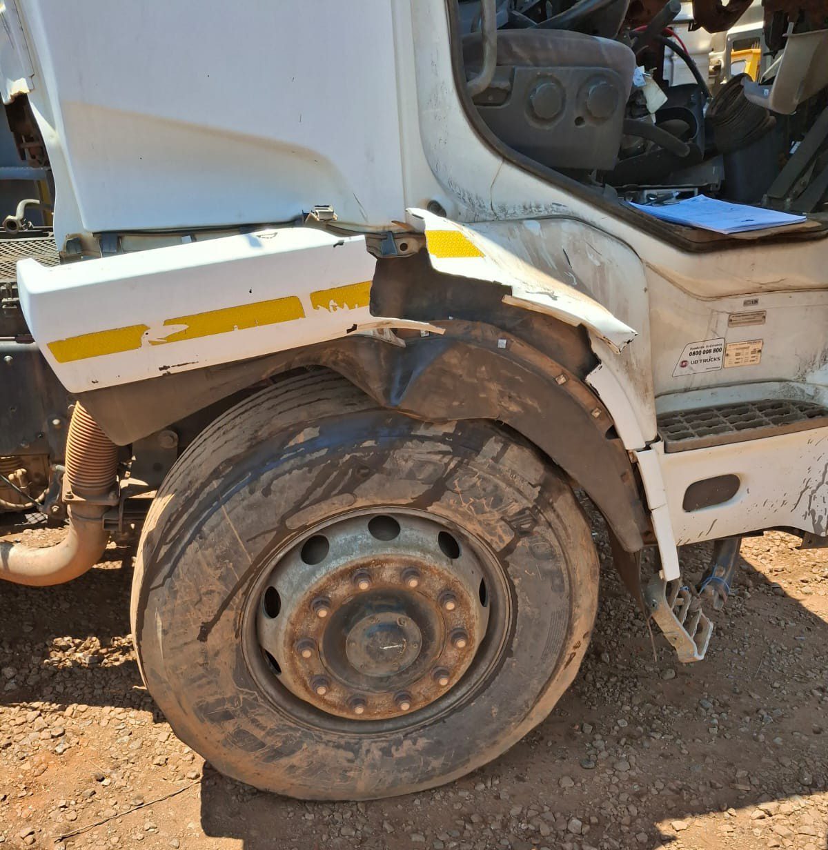 2011 Nissan UD 330 G300 parts