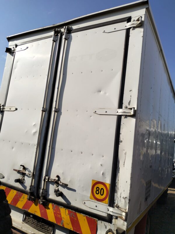 2013 ISUZU NPR 300 - parts
