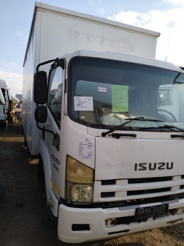 2012 ISUZU NPR 500 - Stripping for parts