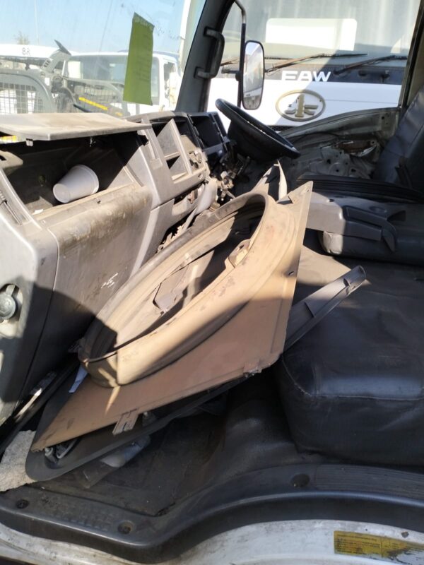 2012 ISUZU NPR 400 - parts