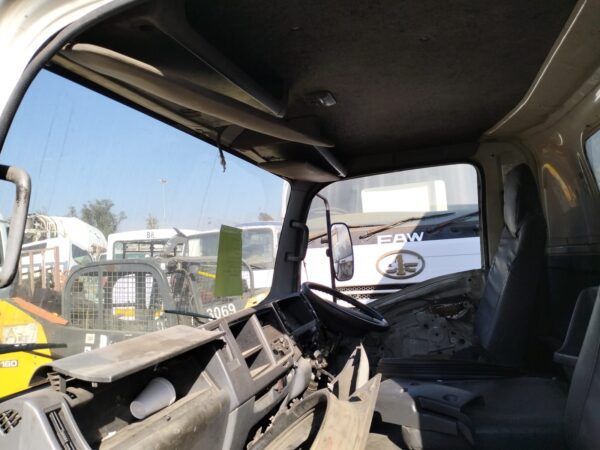 2012 ISUZU NPR 400 - parts