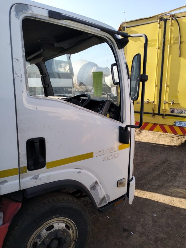 2012 ISUZU NPR 400 - parts