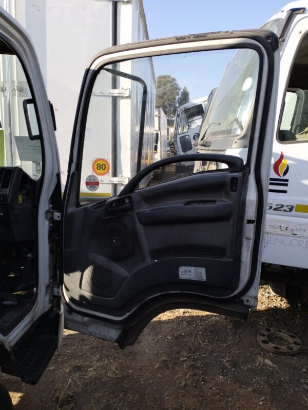 2013 ISUZU NPR 300 - parts