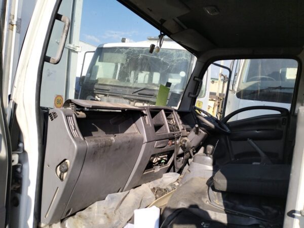 2013 ISUZU NPR 300 - parts