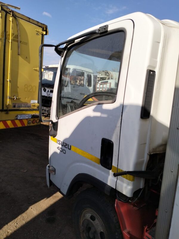 2012 ISUZU NPR 400 - Stripping for parts