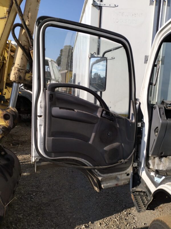 2013 ISUZU NPR 300 - parts