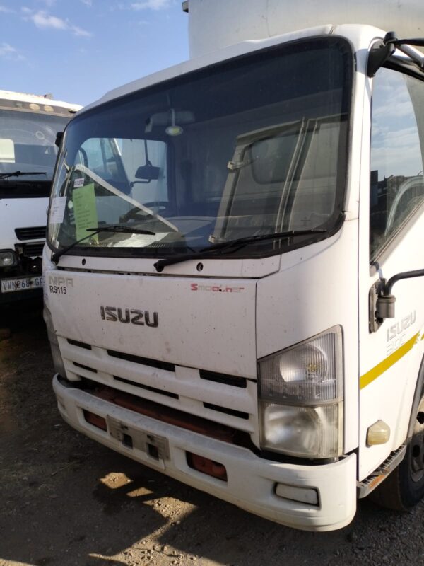 2013 ISUZU NPR 300 - parts