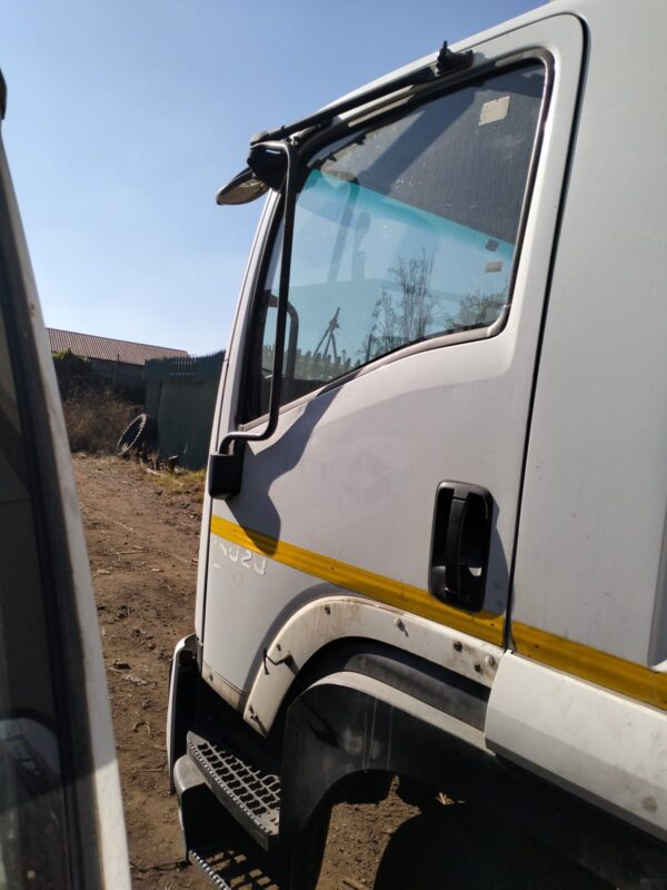 2015 ISUZU FTR 850 - parts