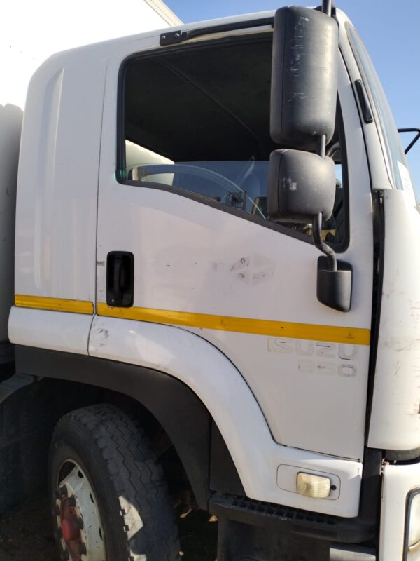 2015 ISUZU FTR 850 - Stripping for parts