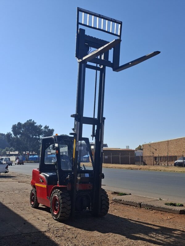 Forklift Mast raised