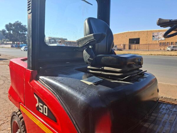 Forklift seat