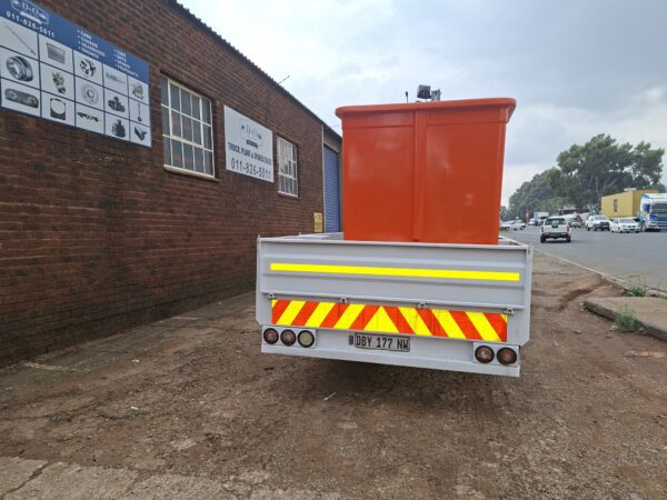 2007 Nissan UD40 Cherry Picker, 12 meter, pto operated, 84103 kms - Image 5